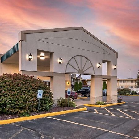 Quality Inn & Suites Vestal Binghamton Near University Ngoại thất bức ảnh