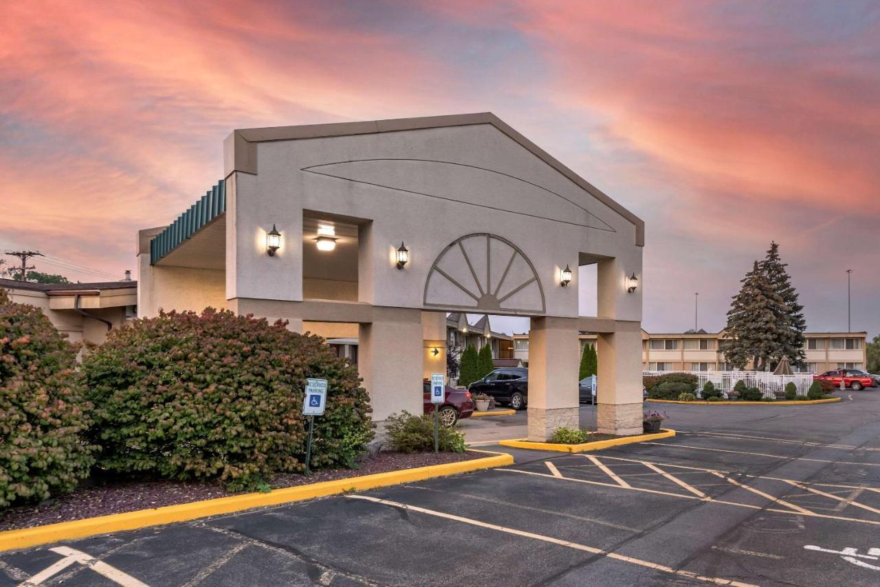 Quality Inn & Suites Vestal Binghamton Near University Ngoại thất bức ảnh
