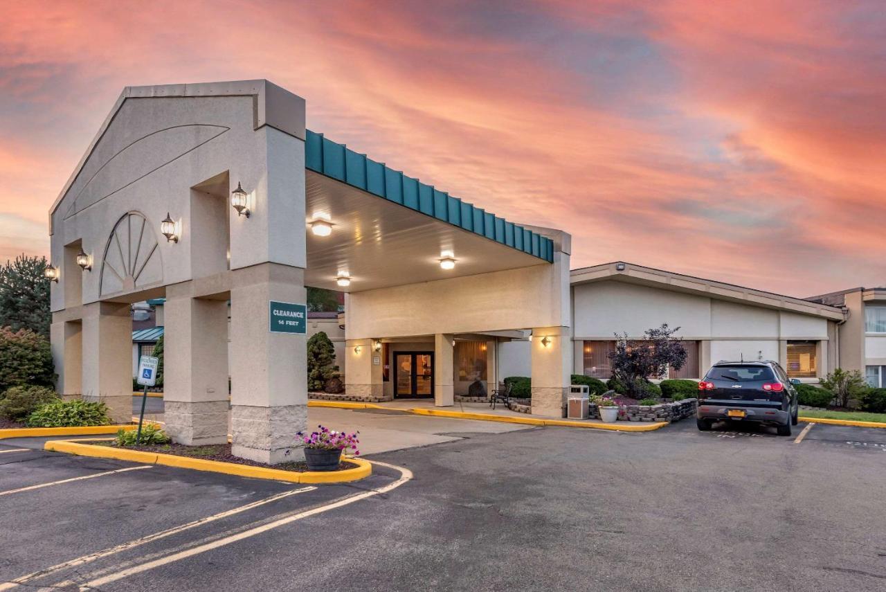 Quality Inn & Suites Vestal Binghamton Near University Ngoại thất bức ảnh