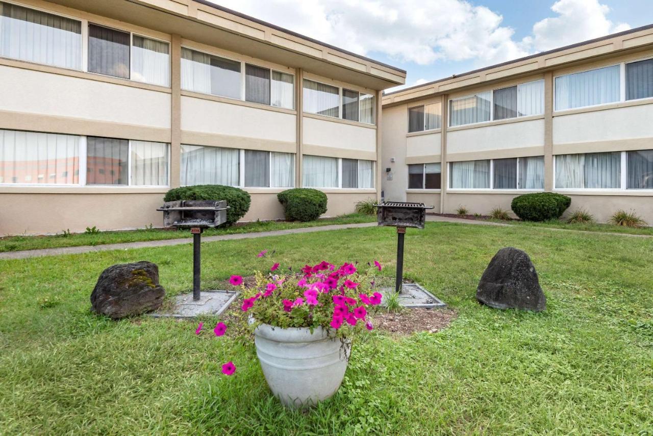Quality Inn & Suites Vestal Binghamton Near University Ngoại thất bức ảnh