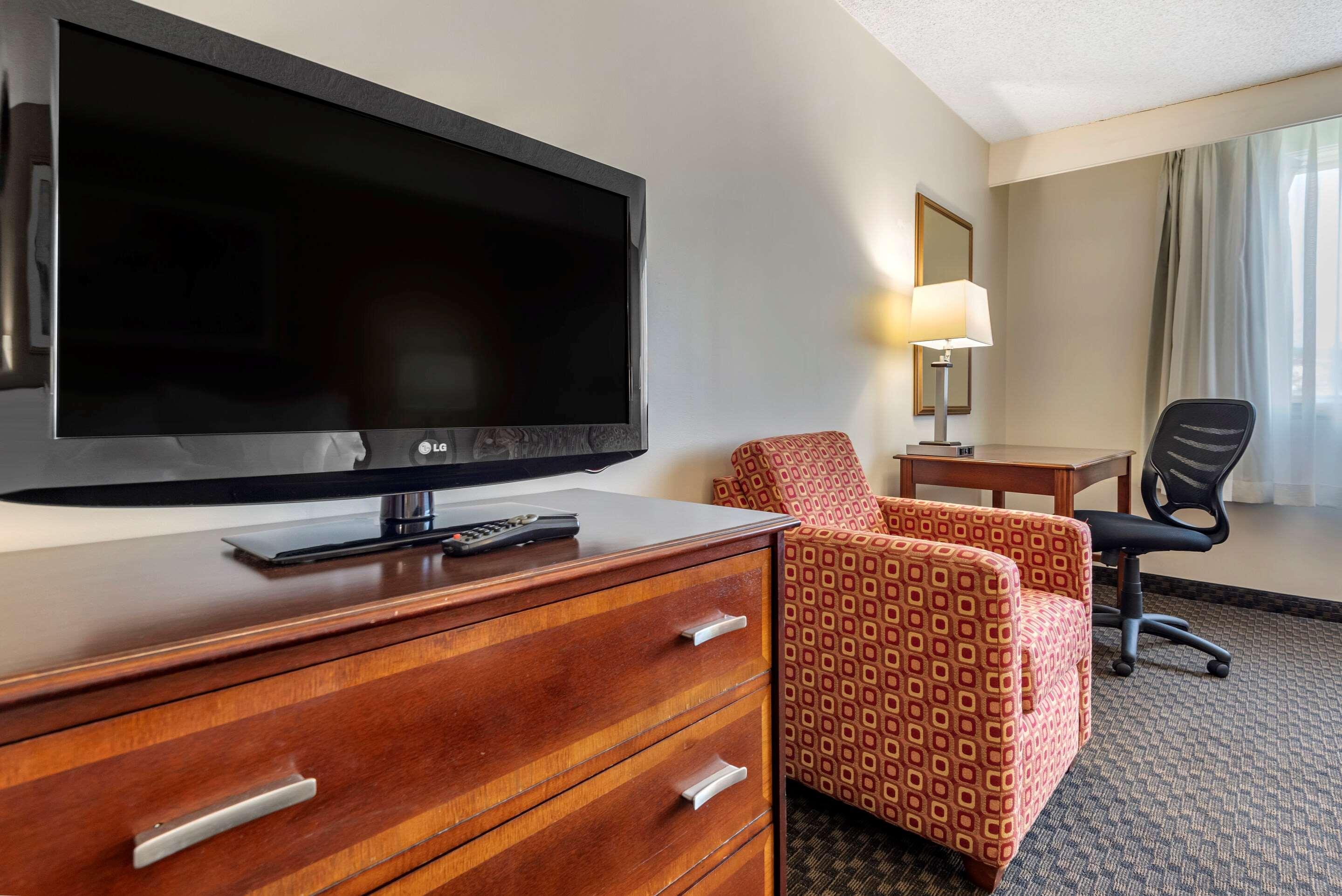 Quality Inn & Suites Vestal Binghamton Near University Ngoại thất bức ảnh