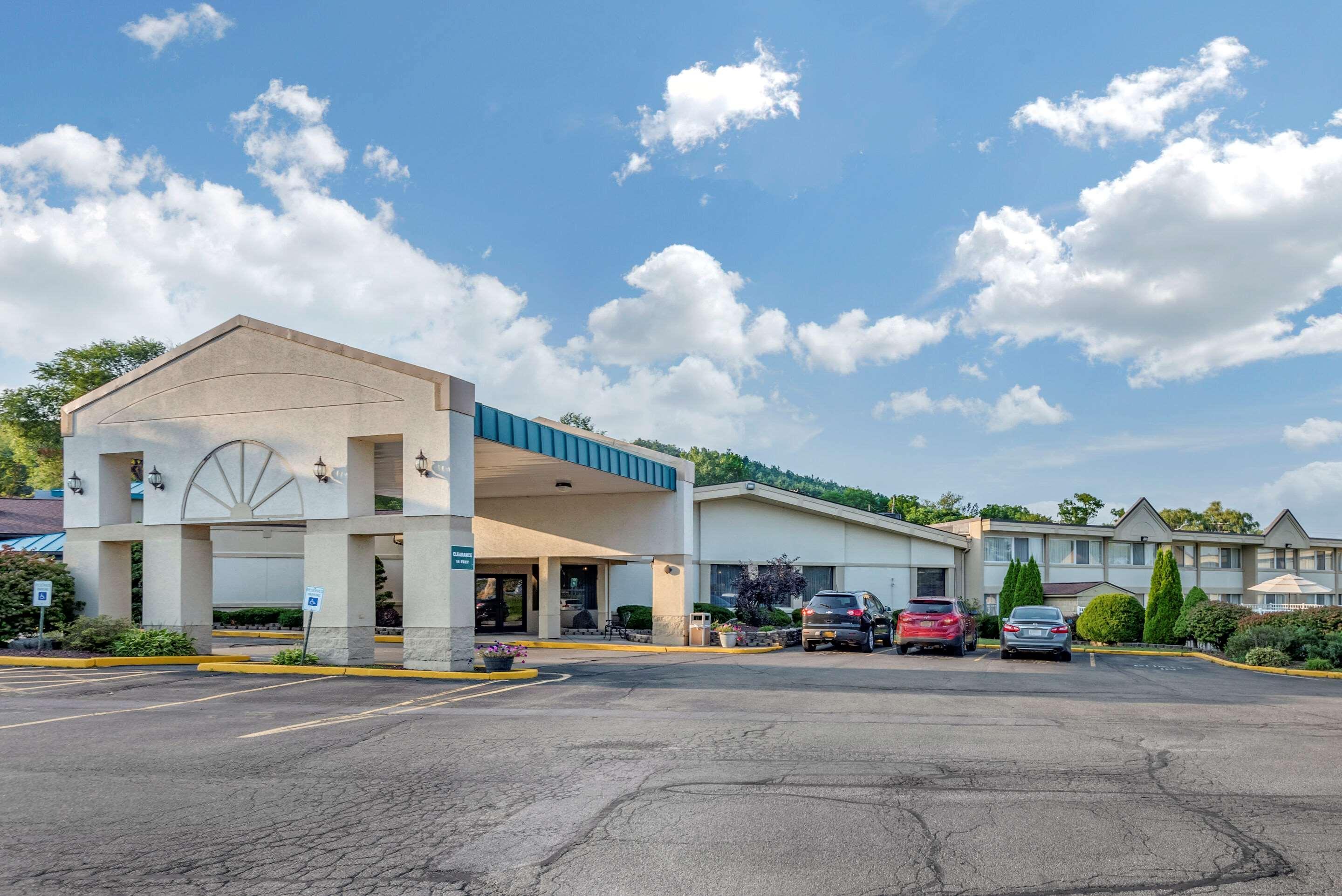 Quality Inn & Suites Vestal Binghamton Near University Ngoại thất bức ảnh
