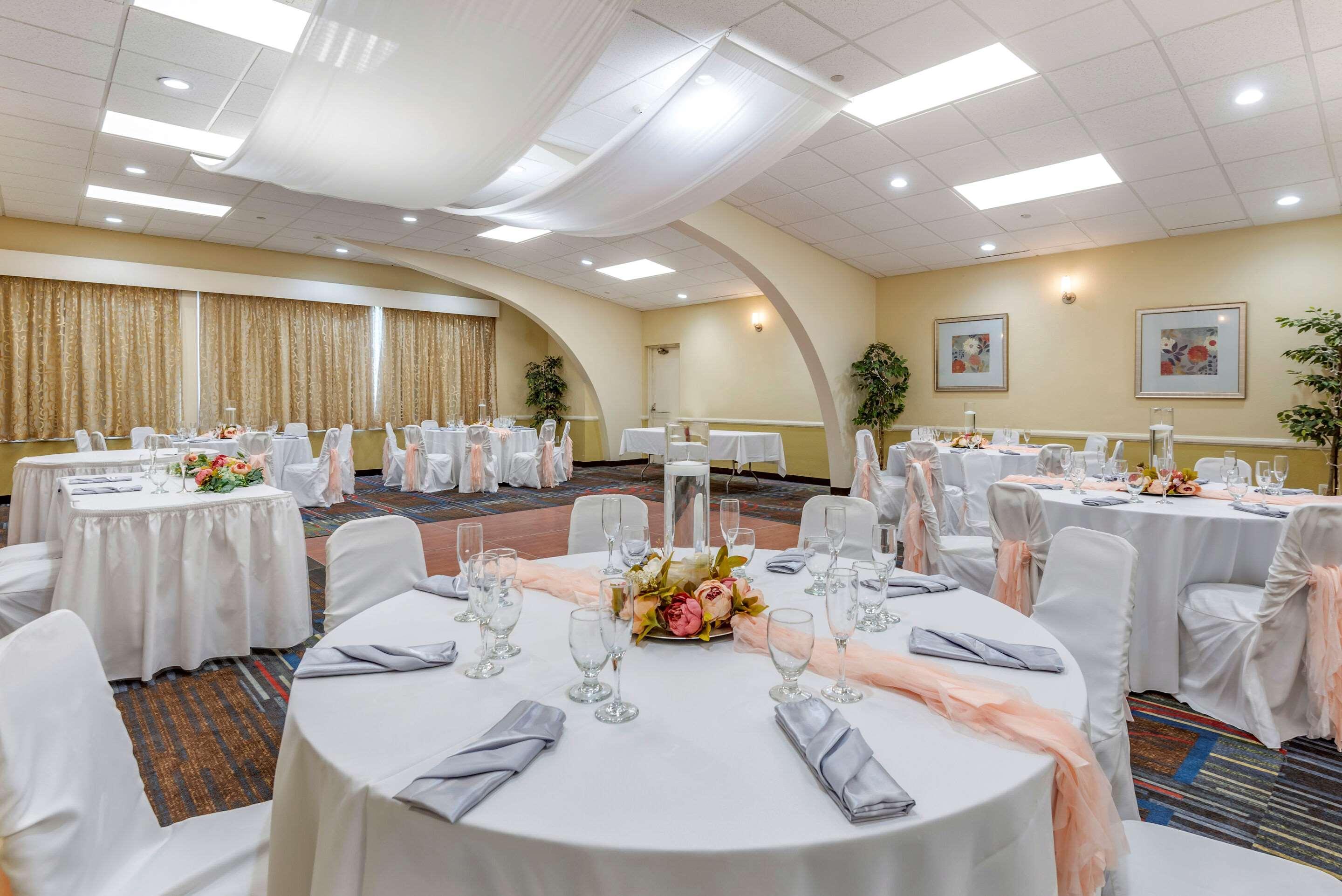 Quality Inn & Suites Vestal Binghamton Near University Ngoại thất bức ảnh