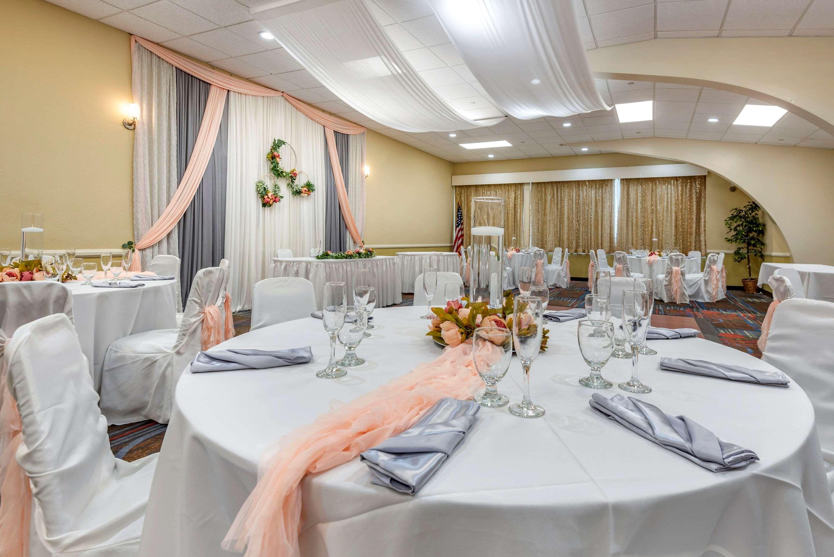 Quality Inn & Suites Vestal Binghamton Near University Ngoại thất bức ảnh