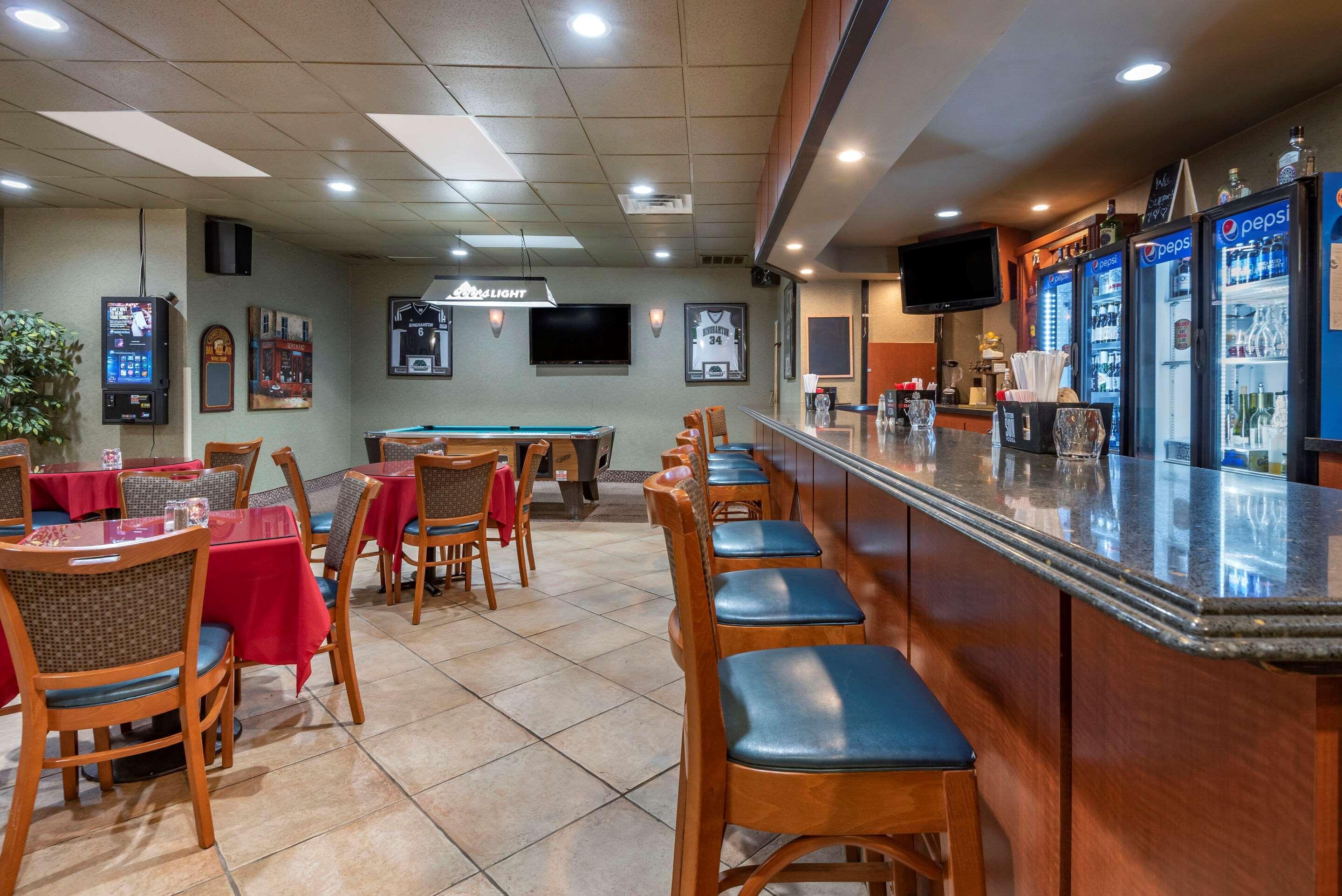 Quality Inn & Suites Vestal Binghamton Near University Ngoại thất bức ảnh
