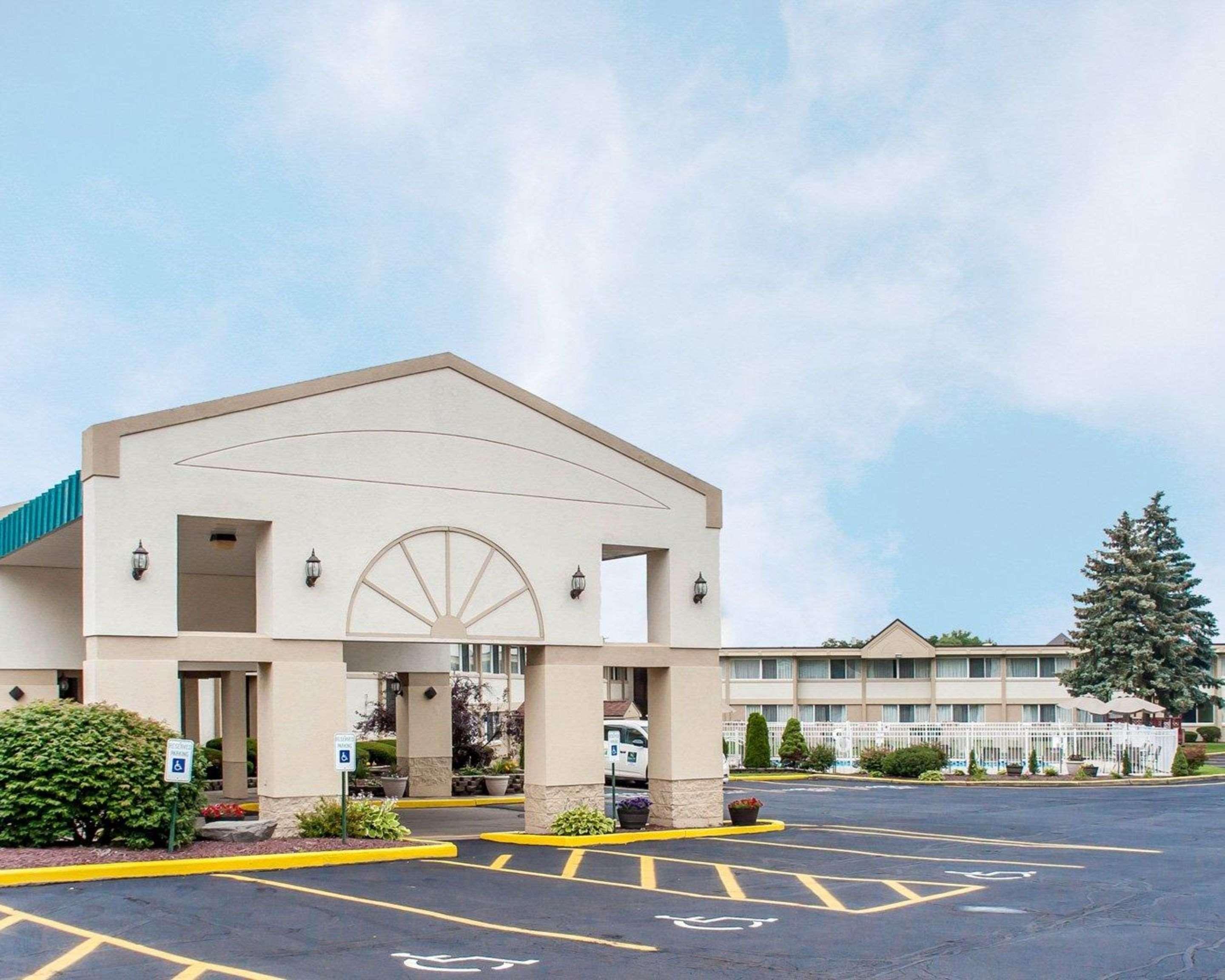 Quality Inn & Suites Vestal Binghamton Near University Ngoại thất bức ảnh