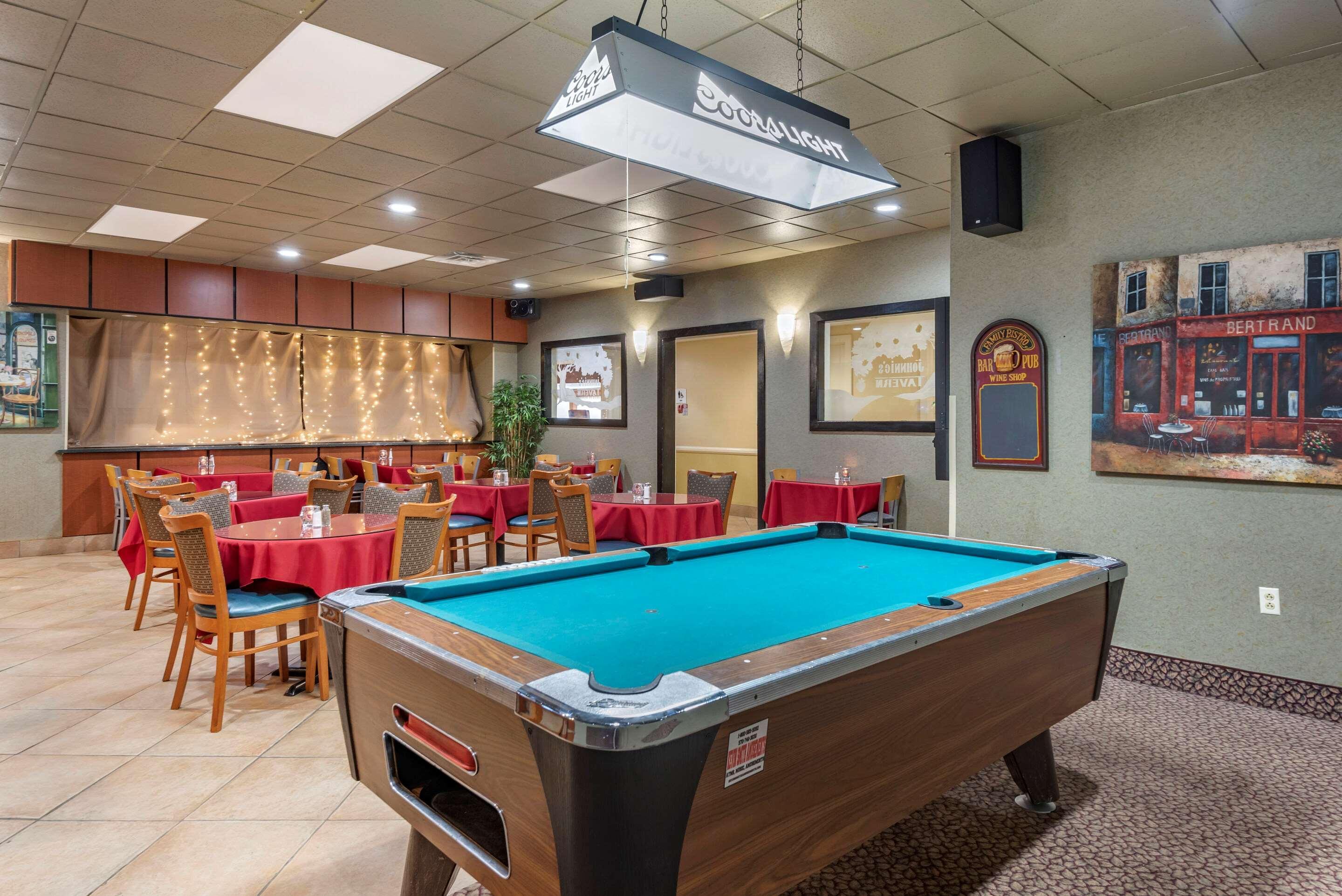 Quality Inn & Suites Vestal Binghamton Near University Ngoại thất bức ảnh